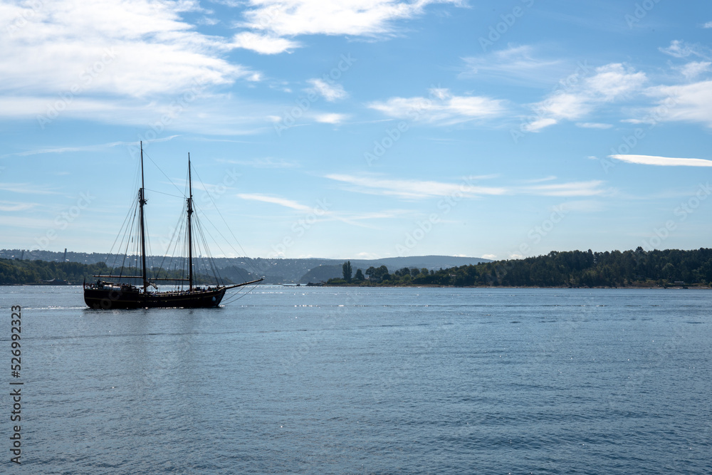 Schiffe und Boote auf dem Oslofjord in Norwegen