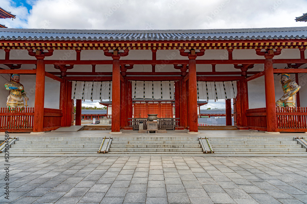 奈良 薬師寺 中門の風景