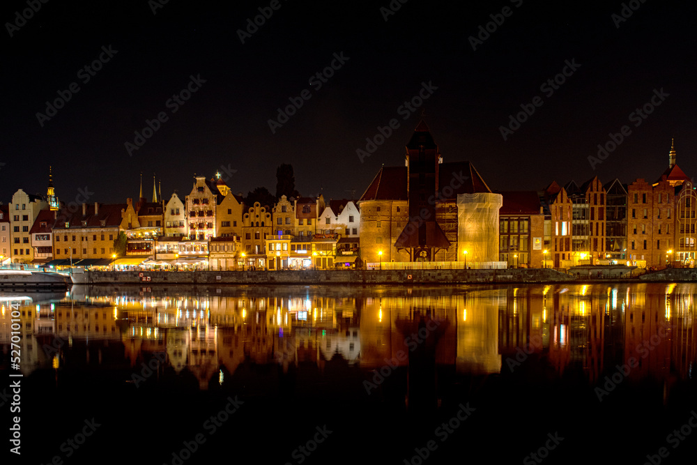 nocna panorama Gdańska
