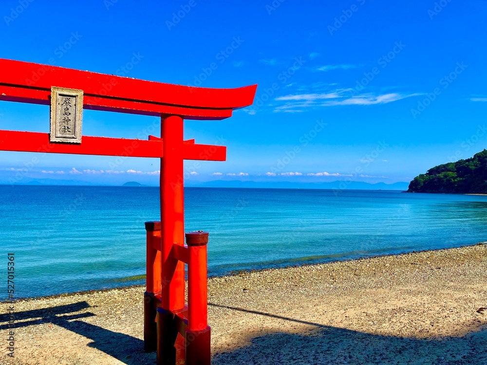 海岸と鳥居