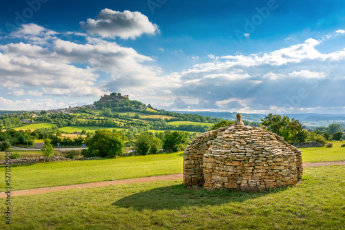 Obraz na płótnie Severac-Le-Chateau castle and hill during a sunny day w salonie