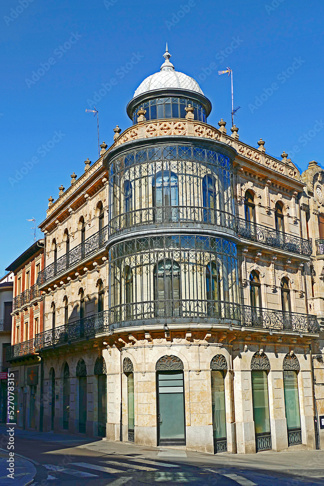 historic Edificio de Domingo Borrego in Salamanca