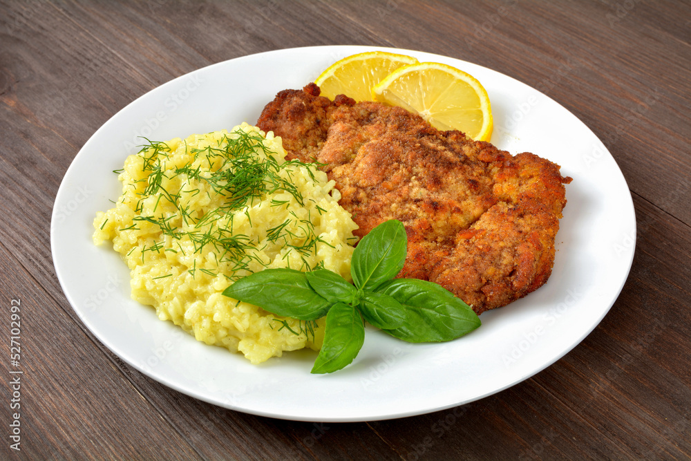 kotlet schabowy z ryżem kotlet schabowy z ryżem