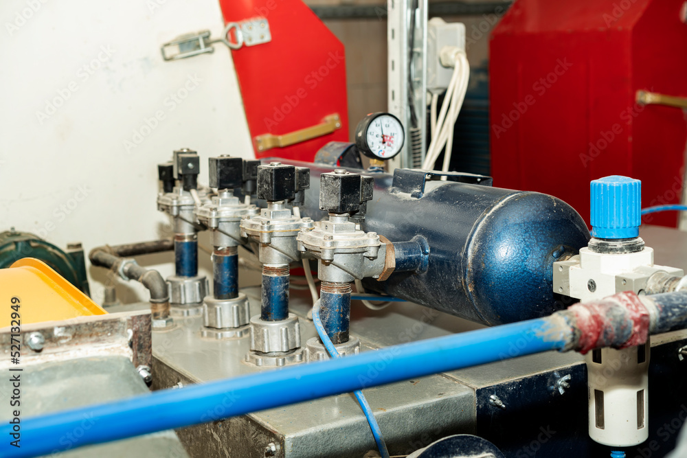 Pneumatic air distributor with sensors, valves and receiver in the production of flour, alcohol, grain storage. Distributors whis electrical and pneumatic control. Pneumatic air distributor with sensors, valves and receiver in the production of flour, alcohol, grain storage. Distributors whis electrical and pneumatic control.