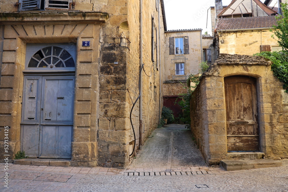 Rue typique, ville Sarlat La Caneda, département de la Dordogne, France