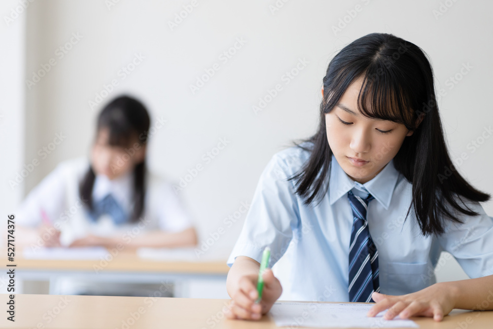授業中の学生 授業中の学生