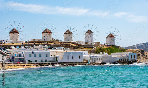 Alte Windmühlen Kato Mili       Die malerische  Hauptstadt Chora bekannt als Mykonos-Stadt auf der beliebten Kykladeninsel Mykonos, Griechenland