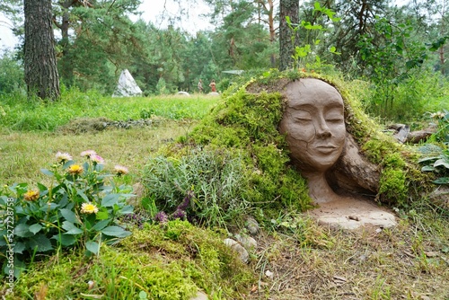 Obraz na plátne An artistic natural statue of a mother Earth