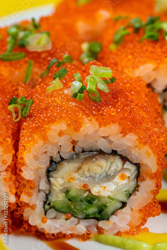 Tobiko roll with eel