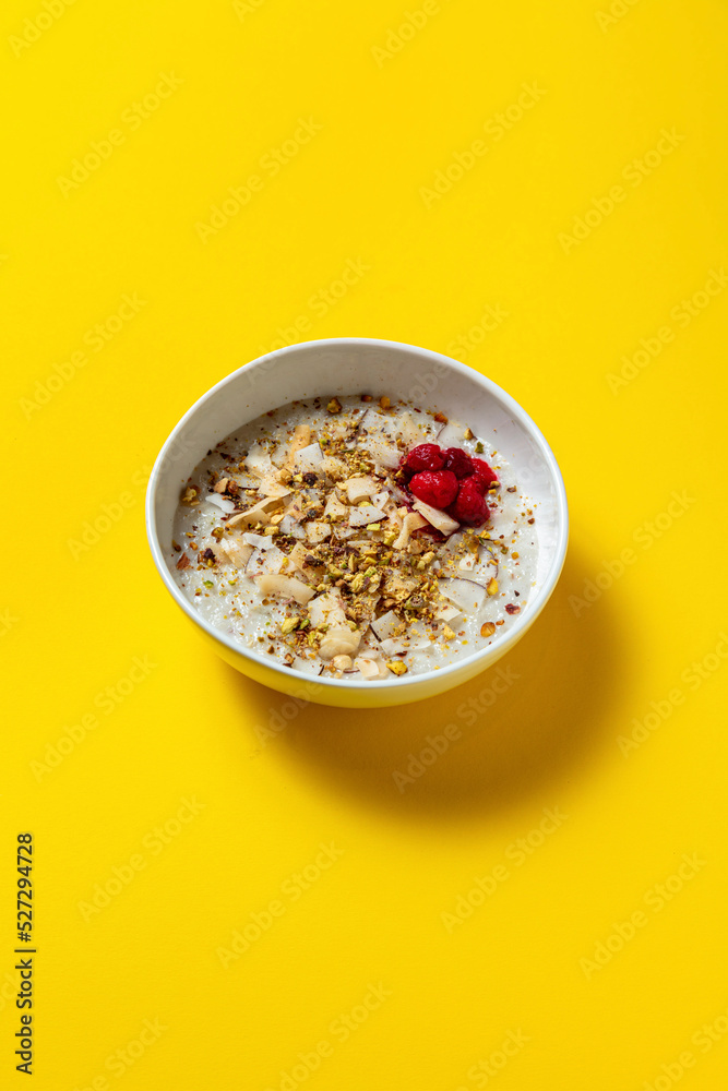 Oatmeal with pistachio, raspberry and coconut Oatmeal with pistachio, raspberry and coconut