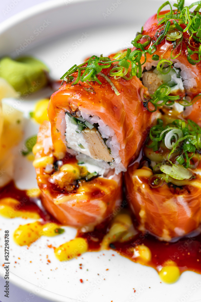 Philadelphia roll with salmon and tofu
