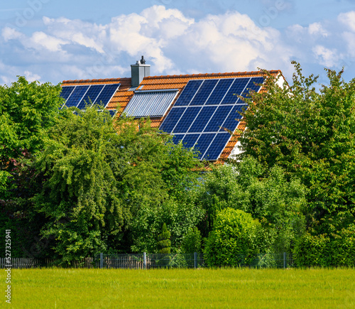 Canvastavla Innovative House with solar photovoltaic and solar thermal energy