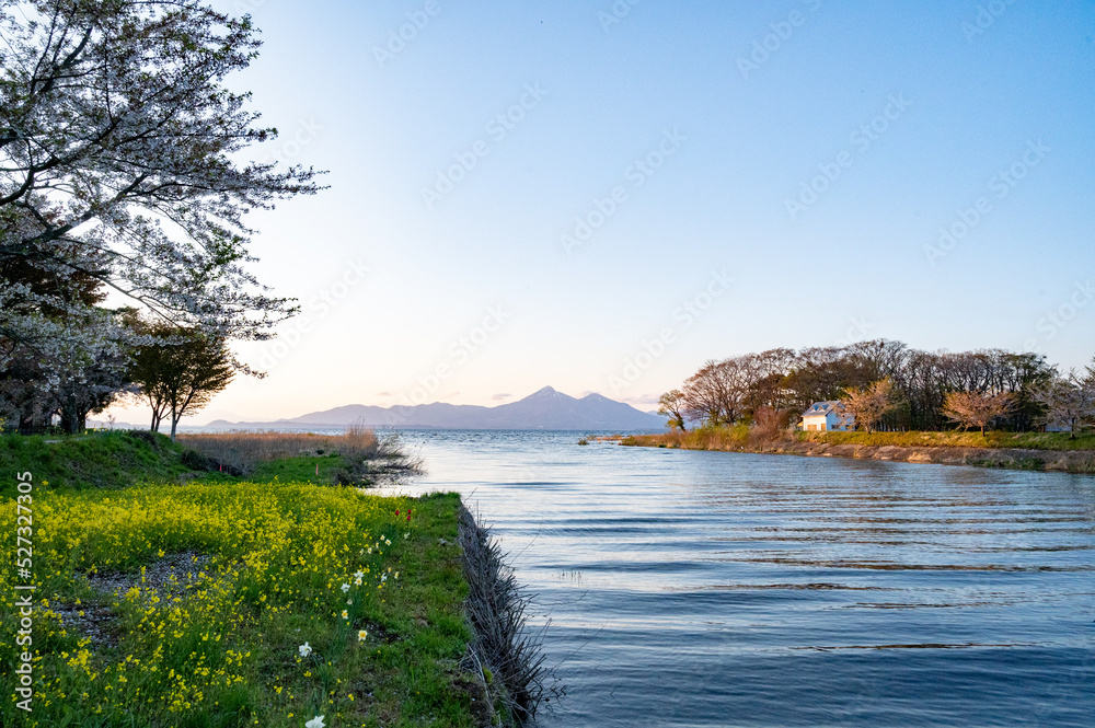 福島　磐梯山と猪苗代湖