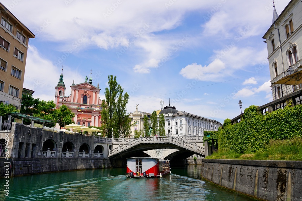 Fototapeta premium Ljubljanica Tromostovje
