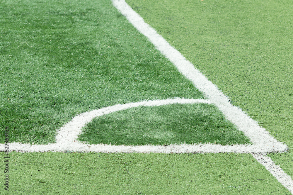 Linea de tiro de esquina en cancha de futbol soccer con pasto artificial Linea de tiro de esquina en cancha de futbol soccer con pasto artificial