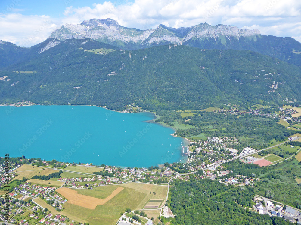 Obraz premium Mountains above Lake Annecy in the French Alps 