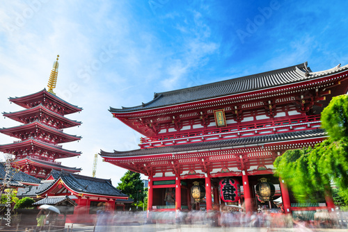 日本観光 浅草浅草寺宝蔵門と五重塔