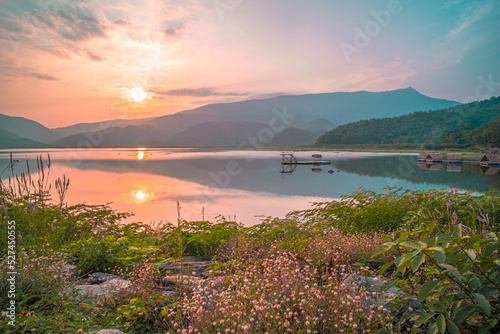 Photo Panorama Scenic Of Mountain Lake With Perfect Reflection At Sunrise
