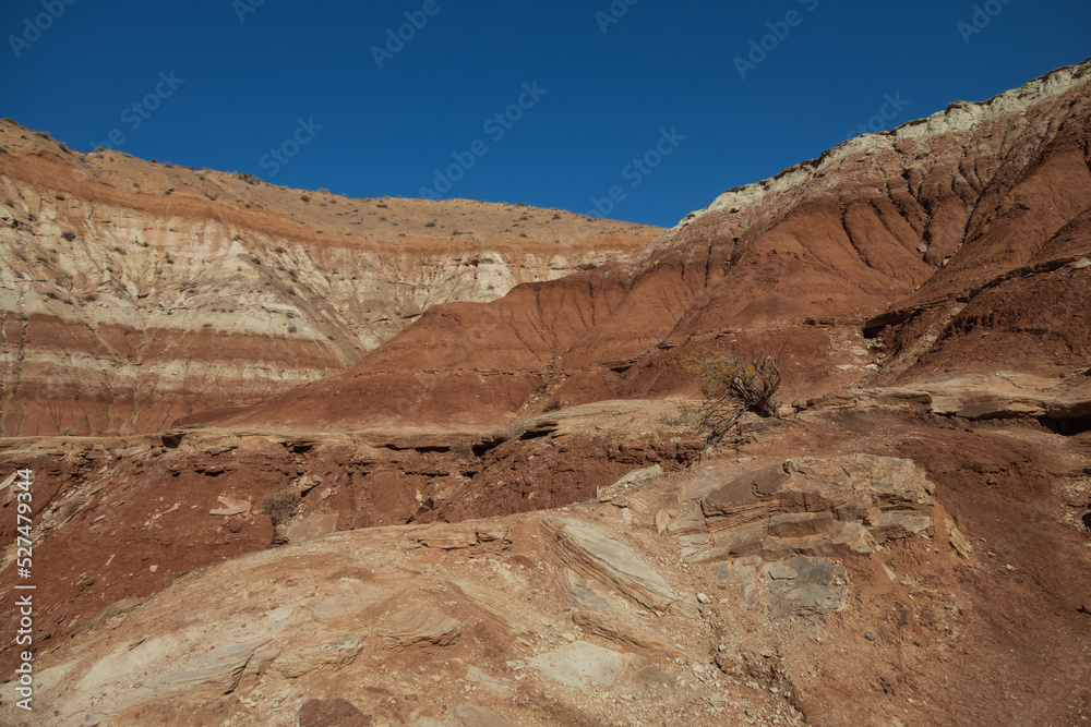 Red and white sandstone rock formations in Arizona
