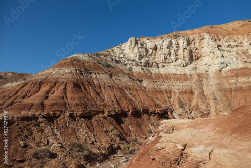 Red and white sandstone rock formations in Arizona 