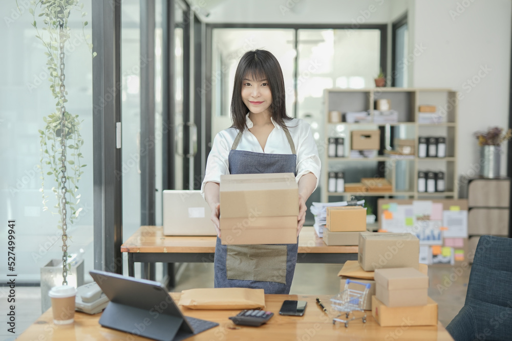 Starting small businesses SME owners asian woman business ideas online marketing Starting small businesses SME owners asian woman business ideas online marketing