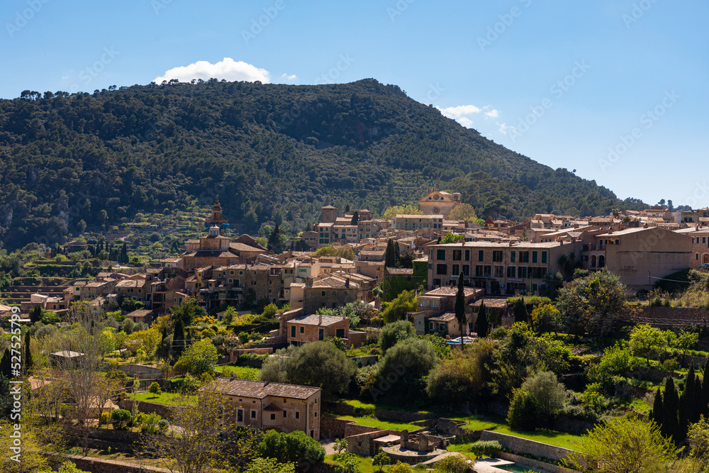 Valldemosa, uno de los pueblos más bonitos de la isla de Mallorca (Islas Baleares, España), situado en las montañas de la Serra de Tramuntana.
