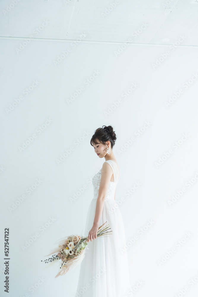 ウェディングドレスを着た花嫁 ウェディングドレスを着た花嫁