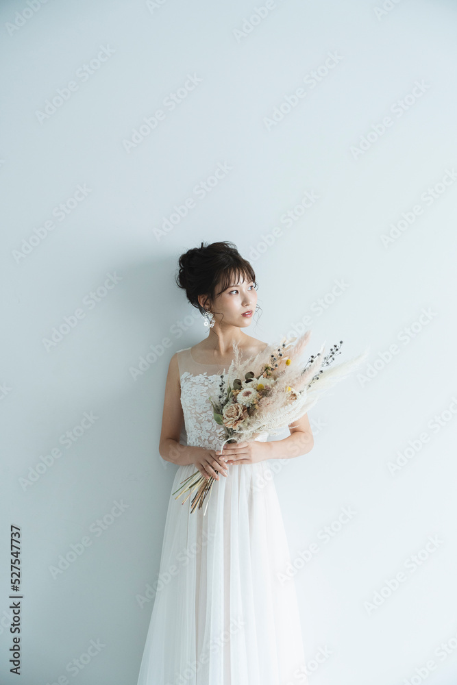 ウェディングドレスを着た花嫁 ウェディングドレスを着た花嫁