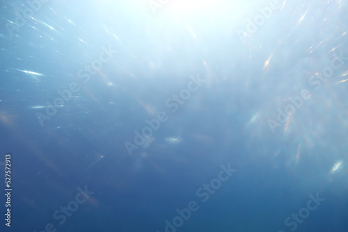 Blurred refraction light, bokeh or organic flare overlay effect © tomertu