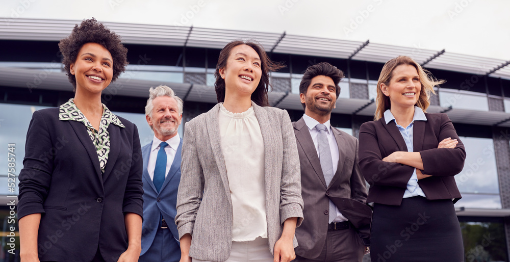 Obraz premium Portrait Of Multi-Cultural Business Team Outside Modern Office Building