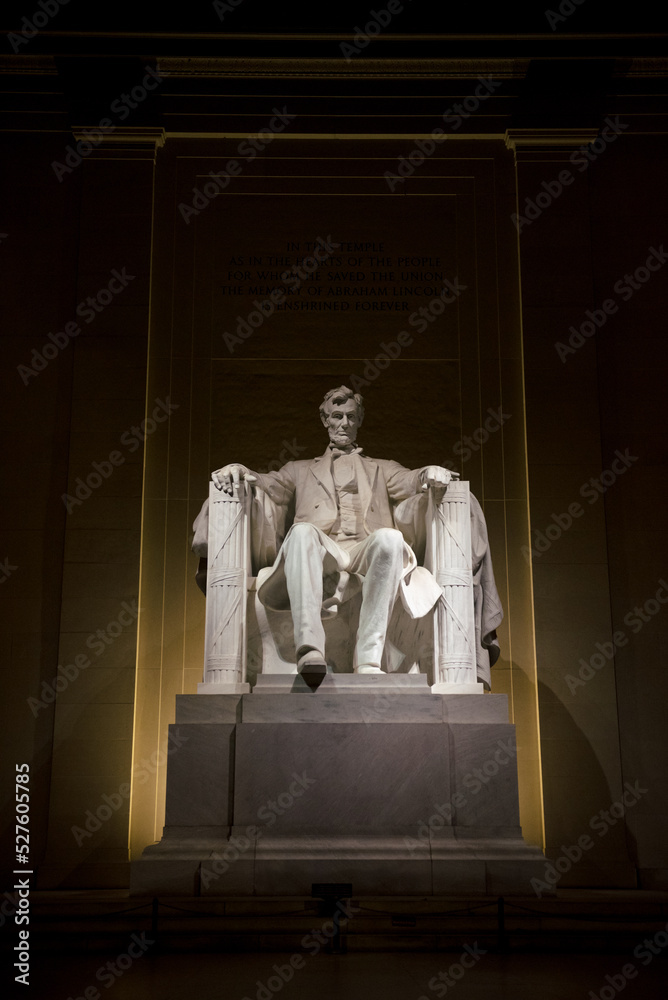 Fototapeta premium The Lincoln Memorial at night