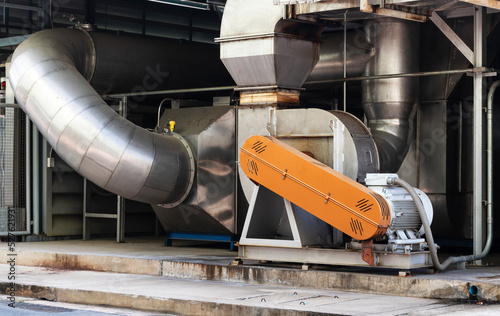 Industrial exhaust air treatment system or wet scrubber system
