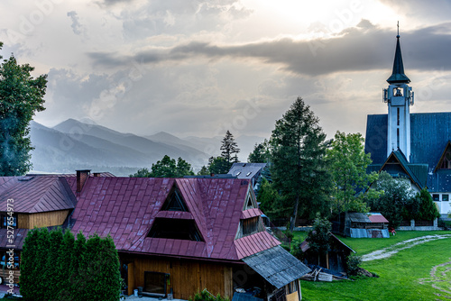 Obraz na płótnie Panorama gór z lotu ptaka, Tatry w Polsce przed zachodem słońca latem w salonie