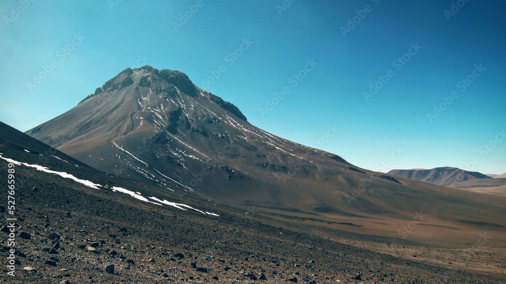 Naklejka premium Volcano in the desert.