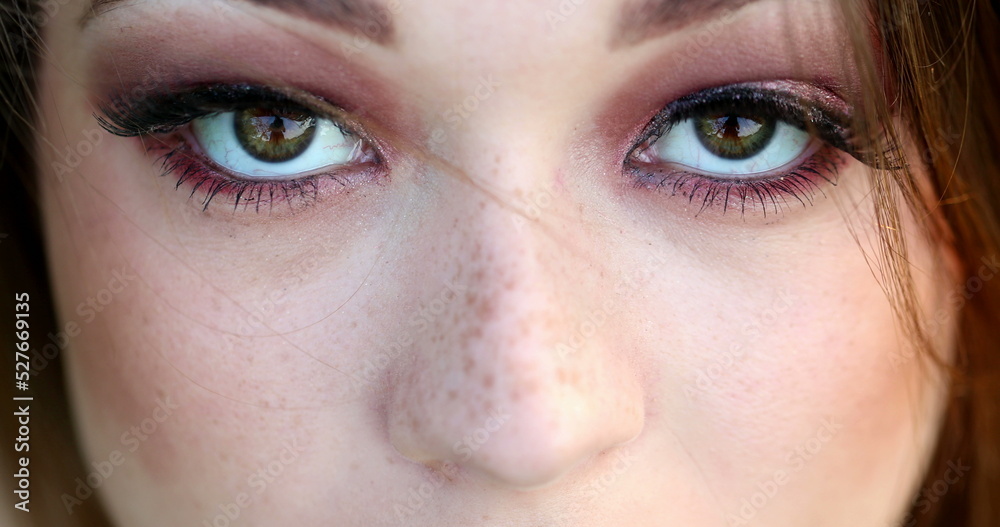 Fototapeta premium Macro closeup eyes green opening