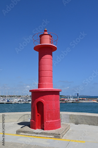 leuchtturm in cambrils, tarragona, spanien photo