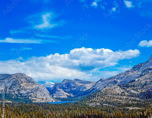 Tenaya Lake in Yosemite National Park, California © Julius Fekete