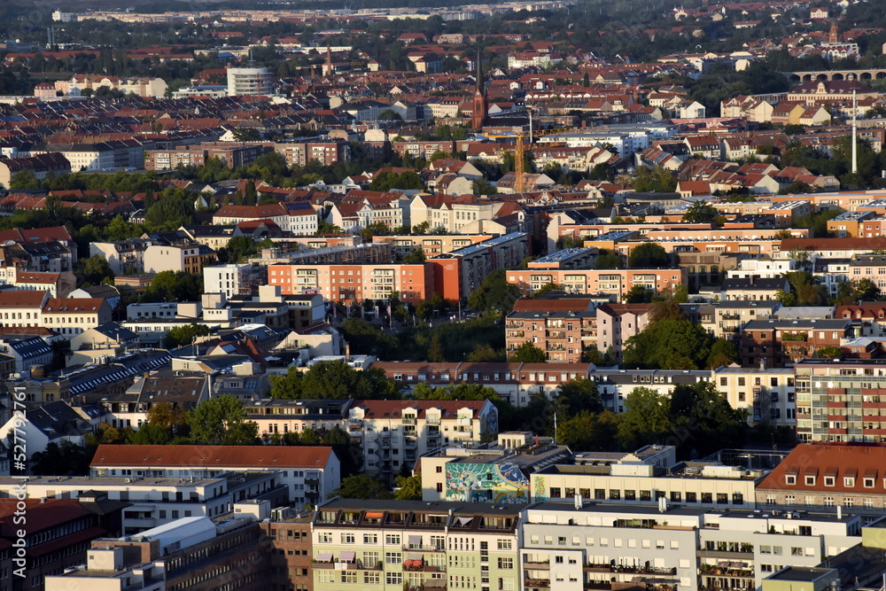 Blick auf Leipzig in der Dämmerung