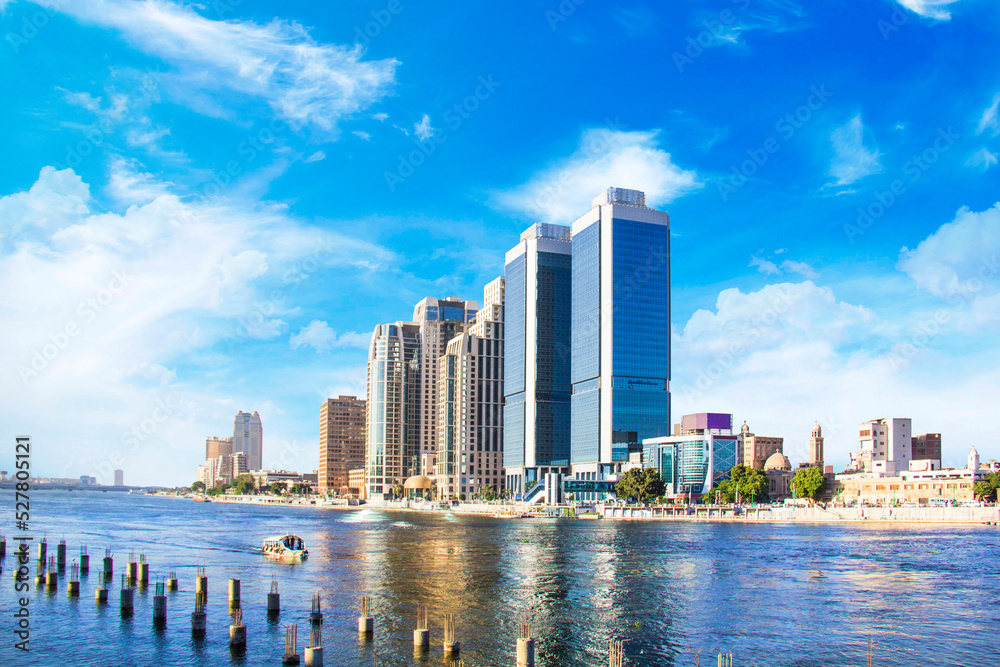 Obraz premium Beautiful view of the Nile embankment in the center of Cairo, Egypt