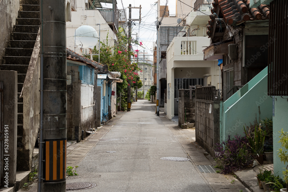 南国沖縄の路地裏 南国沖縄の路地裏