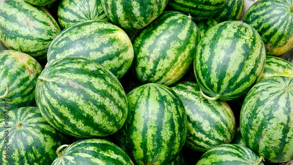 Exotische Früchte und Gemüse von einem asiatischen Markt Exotische Früchte und Gemüse von einem asiatischen Markt