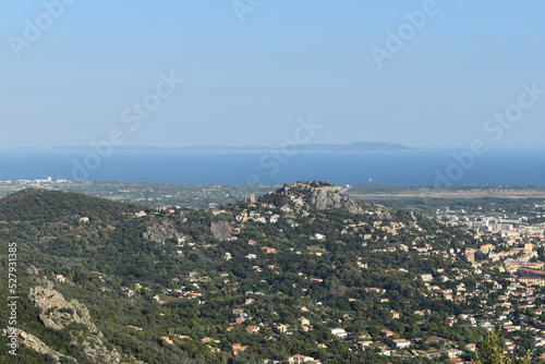 Colline du Castéou, sommet des Maurettes, à Hyères © stphanie