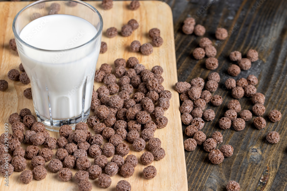 chocolate balls are used as a dry breakfast with the addition of milk or yogurt chocolate balls are used as a dry breakfast with the addition of milk or yogurt