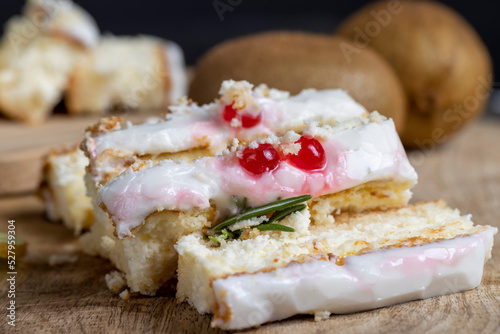 curd cake to cover with icing sugar on top