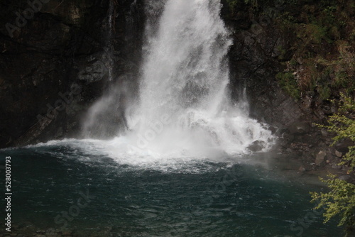 河津七滝。河津川にある七つの滝をつなぐ遊歩道からの景観。大滝の滝つぼ。