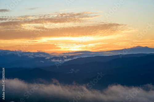 sunrise over the mountains © 善弘 石垣