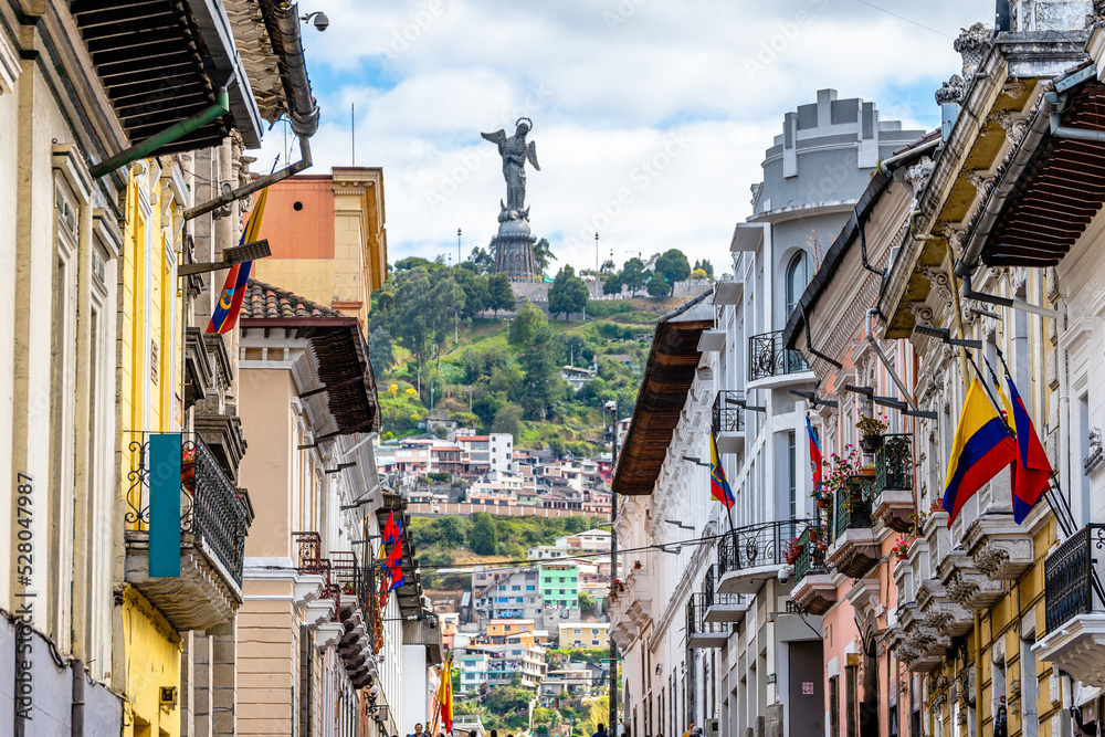 street view of quito old town, ecuador - obrazy, fototapety, plakaty 