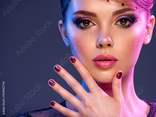 Fotografia, Obraz Portrait of a beautiful woman with bright makeup