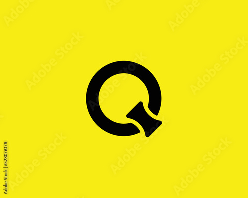 Q logo design vector template