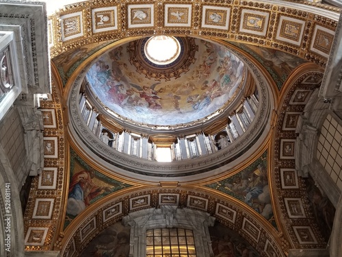 Foto Inside of St Peter's Basilica